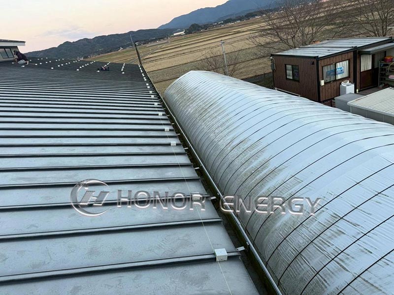 گیره های سقف فلزی درز ایستاده نصب و آماده است